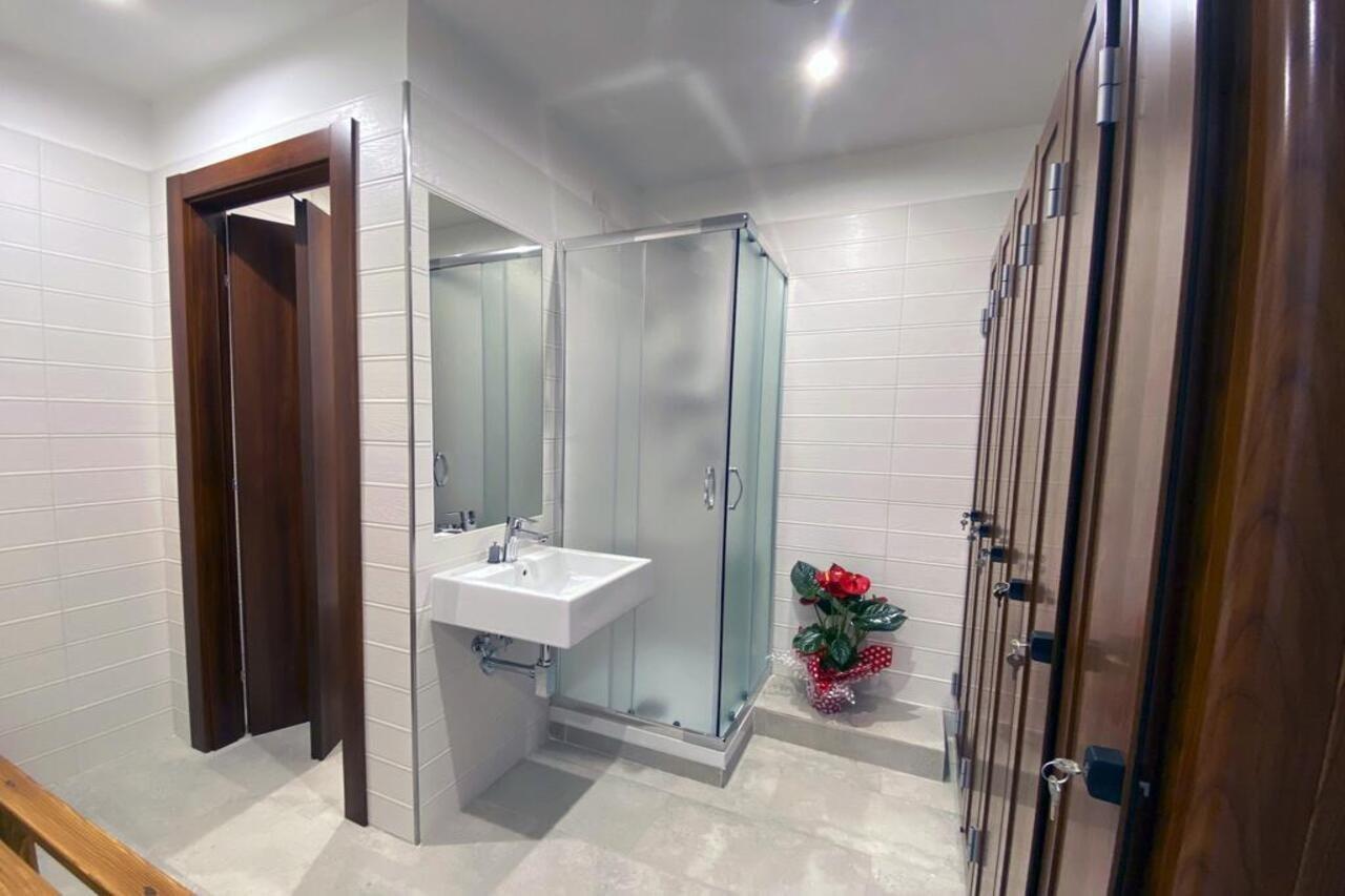 Hotel Villa Chiara แตร์ราชินา ภายนอก รูปภาพ