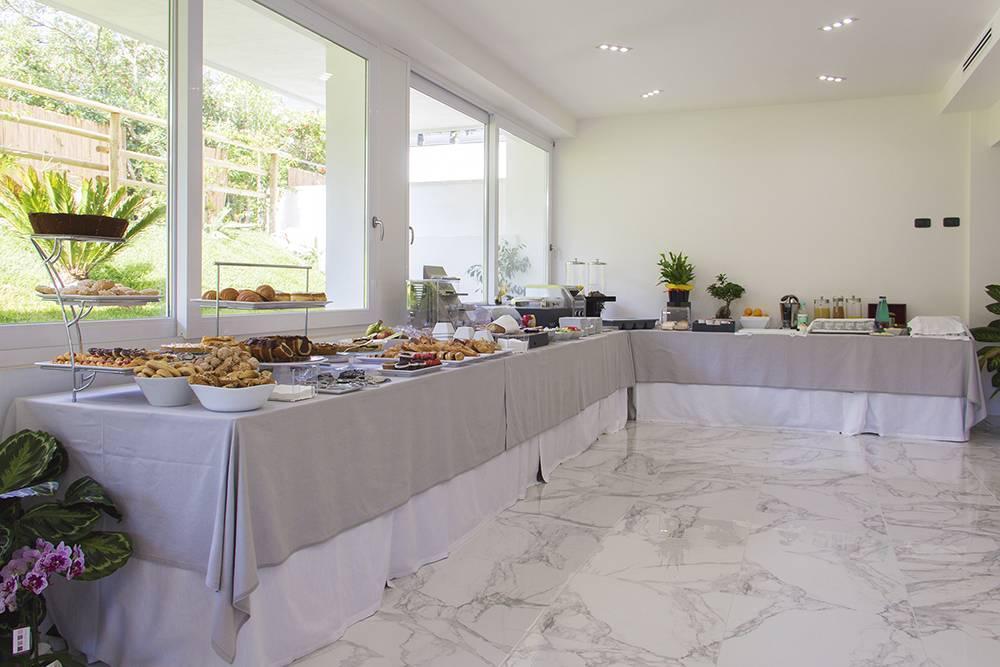 Hotel Villa Chiara แตร์ราชินา ภายนอก รูปภาพ