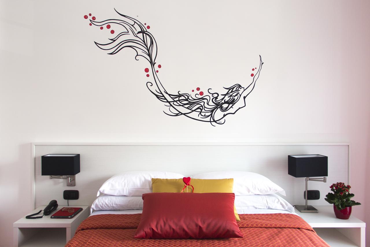 Hotel Villa Chiara แตร์ราชินา ภายนอก รูปภาพ