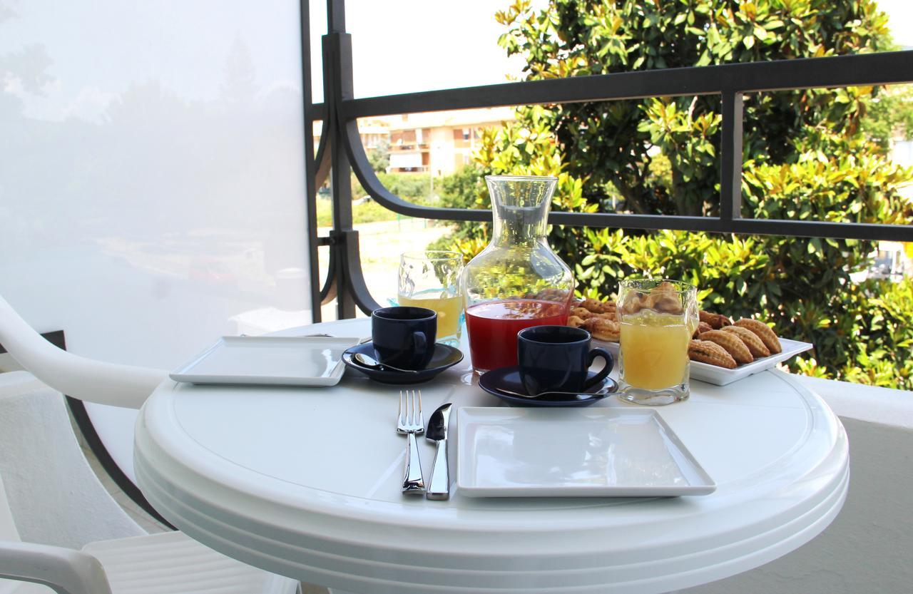 Hotel Villa Chiara แตร์ราชินา ภายนอก รูปภาพ
