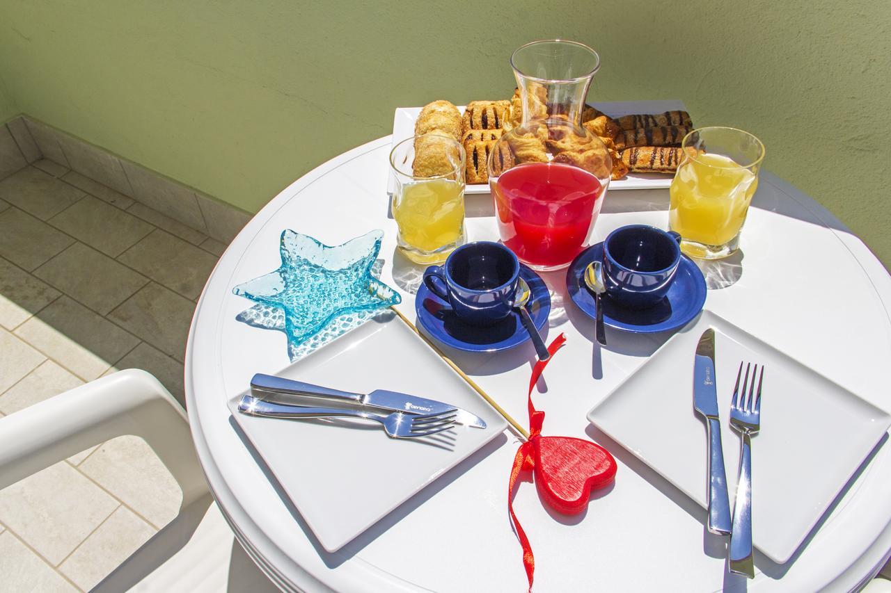 Hotel Villa Chiara แตร์ราชินา ภายนอก รูปภาพ