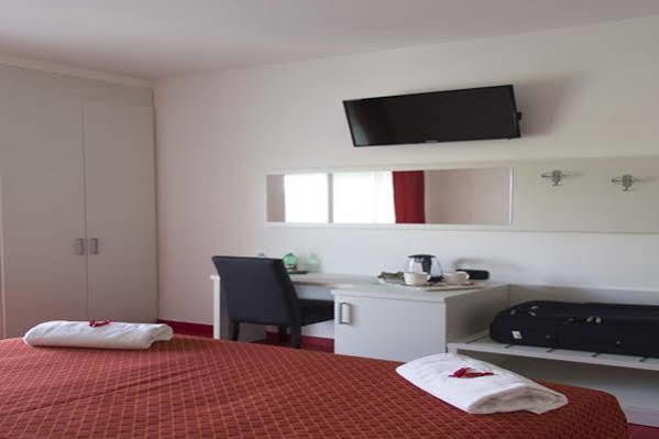 Hotel Villa Chiara แตร์ราชินา ภายนอก รูปภาพ